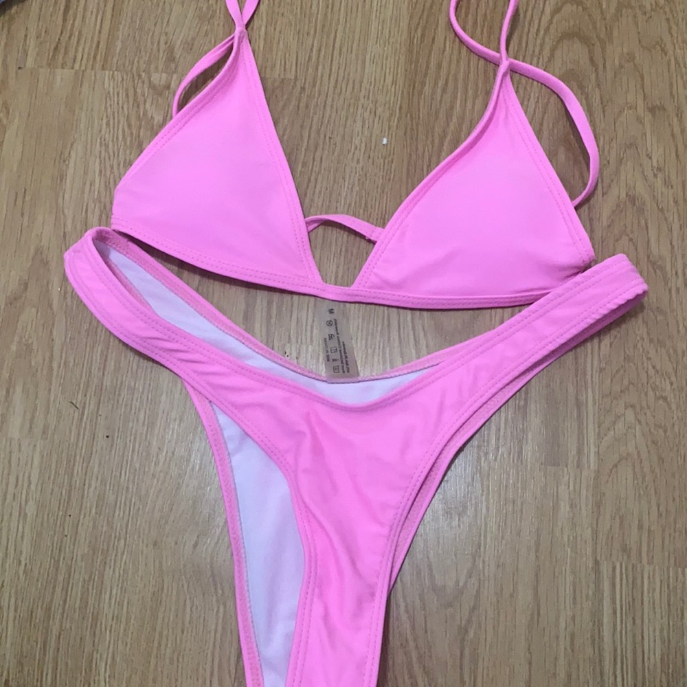 Shein pink dainty bikini!!